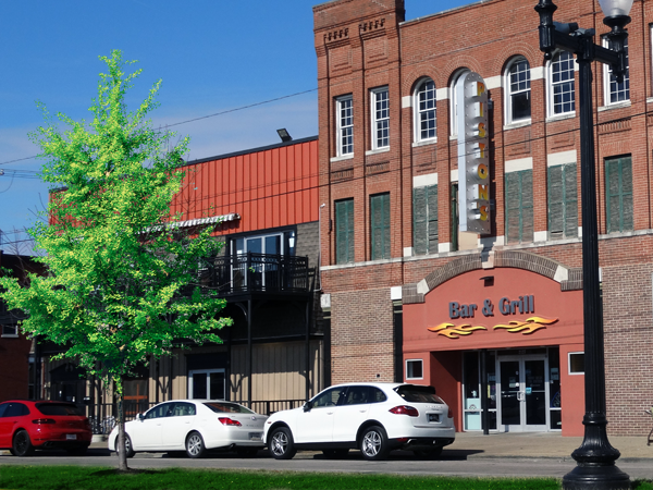Enjoy Piston's Bar & Grill | Live and enjoy the Westside of Evansville