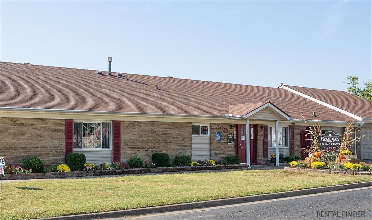 Grand Oak Community Apartment in Evansville, IN