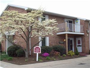 Devonshire Gardens apartment in Evansville, IN