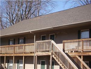 Hidden Elms apartment in Newburgh, IN