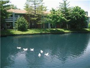 Sugar Mill Creek apartment in Evansville, IN